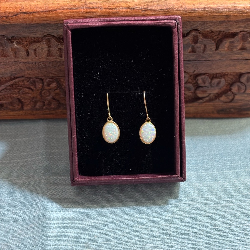 Elegant Opal Earrings in Gold